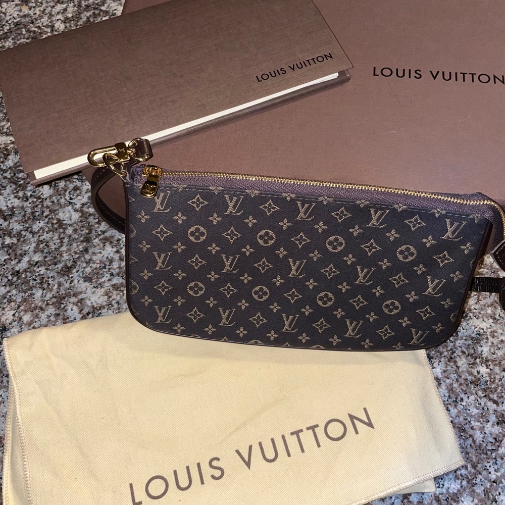 Louis Vuitton Wristlet